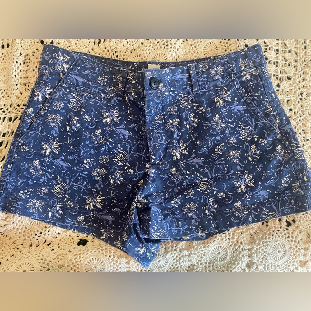 GAP Navy Floral Button-fly shorts.